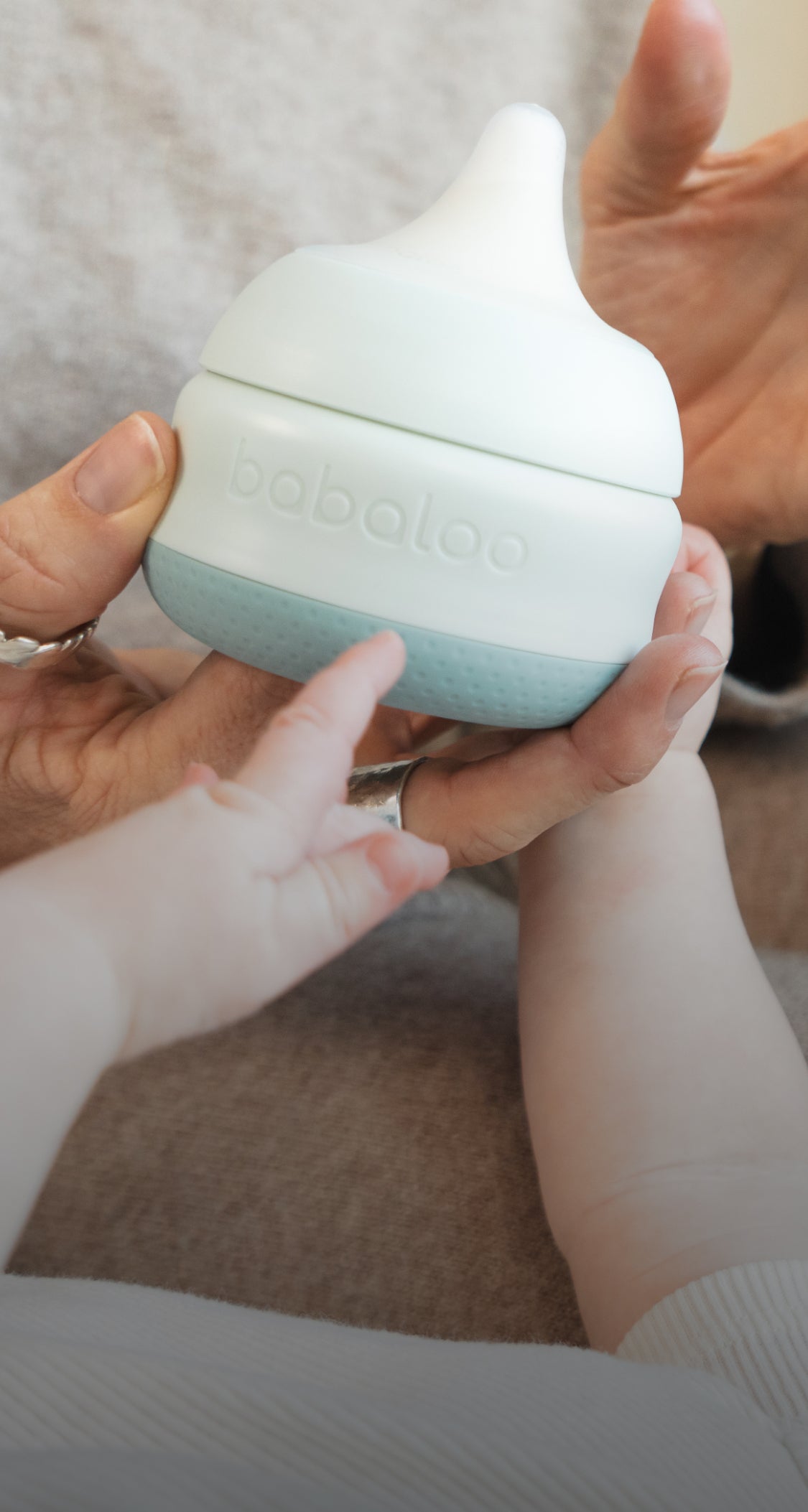 the world's first airless baby-led bottle